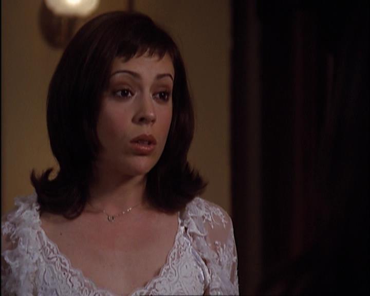 Charmed-Online-dot-420LongLiveTheQueen1781.jpg