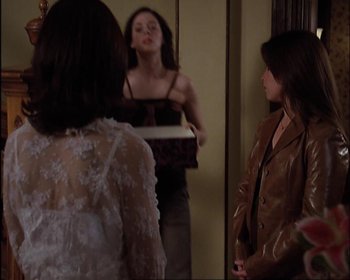 Charmed-Online-dot-420LongLiveTheQueen1815.jpg