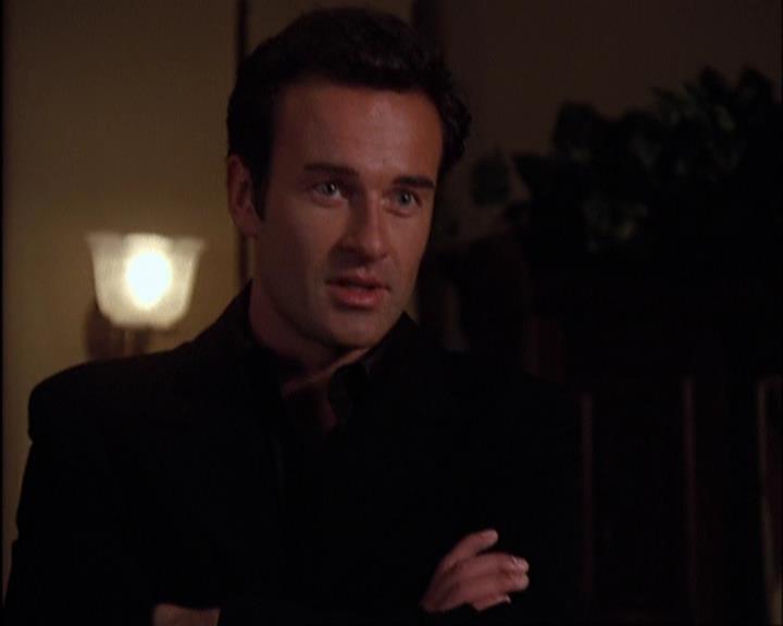 Charmed-Online-dot-420LongLiveTheQueen1830.jpg