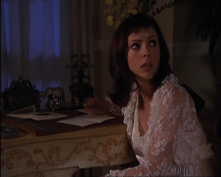 Charmed-Online-dot-420LongLiveTheQueen1865.jpg