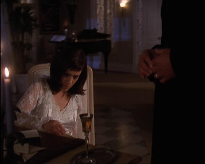 Charmed-Online-dot-420LongLiveTheQueen1923.jpg