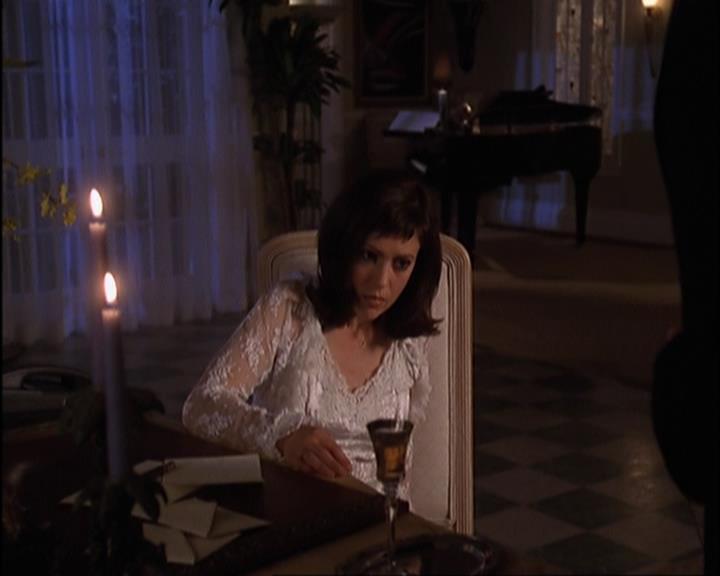 Charmed-Online-dot-420LongLiveTheQueen1924.jpg