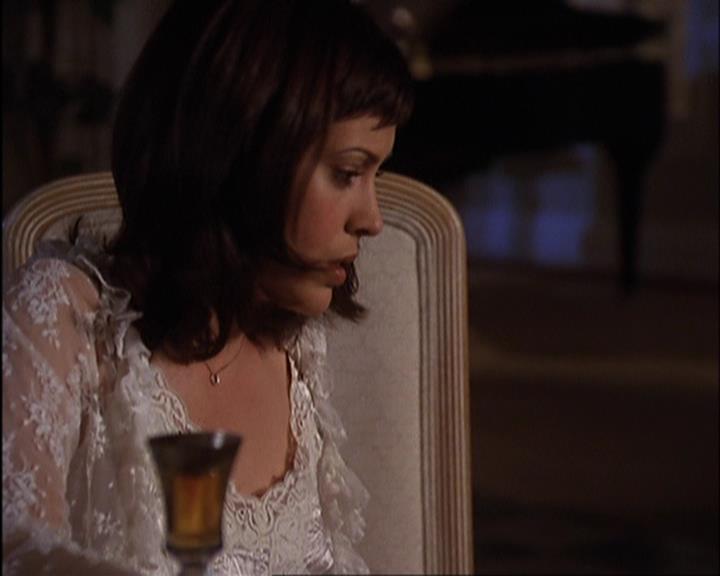 Charmed-Online-dot-420LongLiveTheQueen1934.jpg