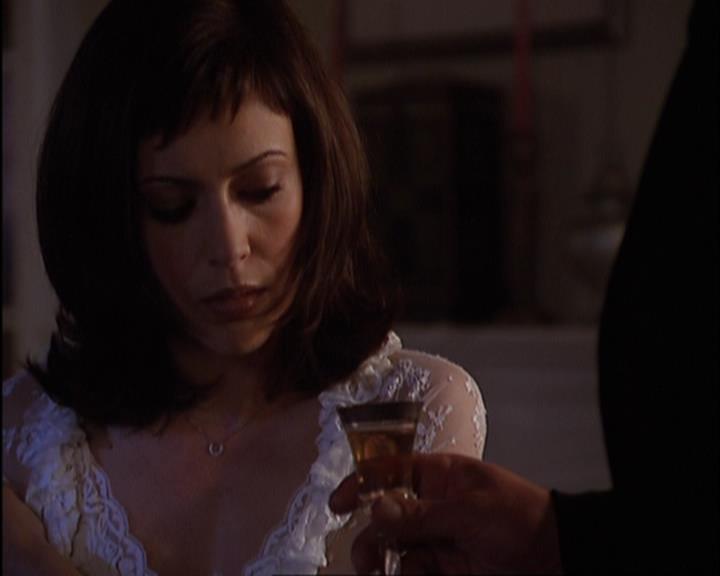 Charmed-Online-dot-420LongLiveTheQueen2009.jpg