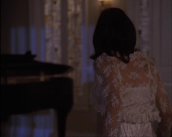 Charmed-Online-dot-420LongLiveTheQueen2051.jpg