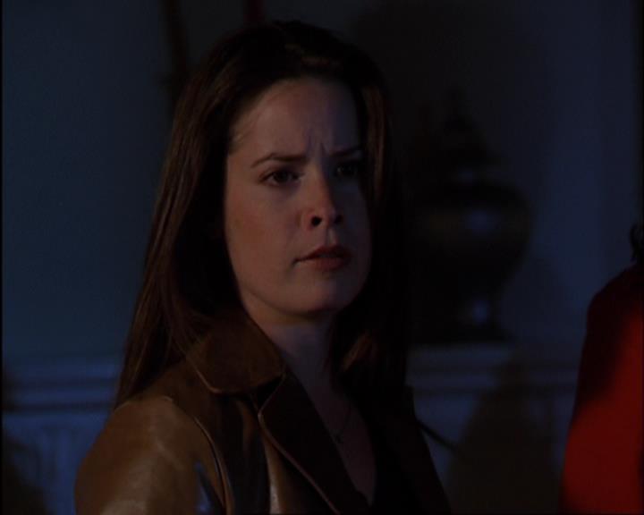 Charmed-Online-dot-420LongLiveTheQueen2150.jpg