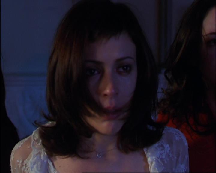 Charmed-Online-dot-420LongLiveTheQueen2171.jpg