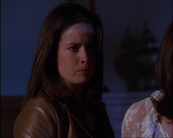 Charmed-Online-dot-420LongLiveTheQueen2172.jpg