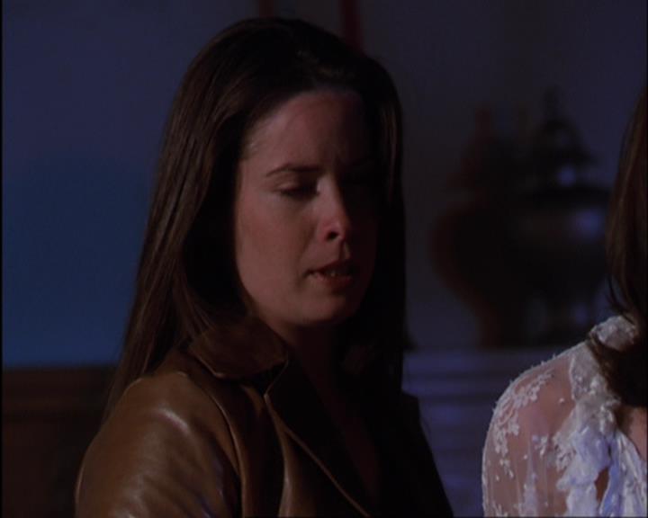 Charmed-Online-dot-420LongLiveTheQueen2173.jpg