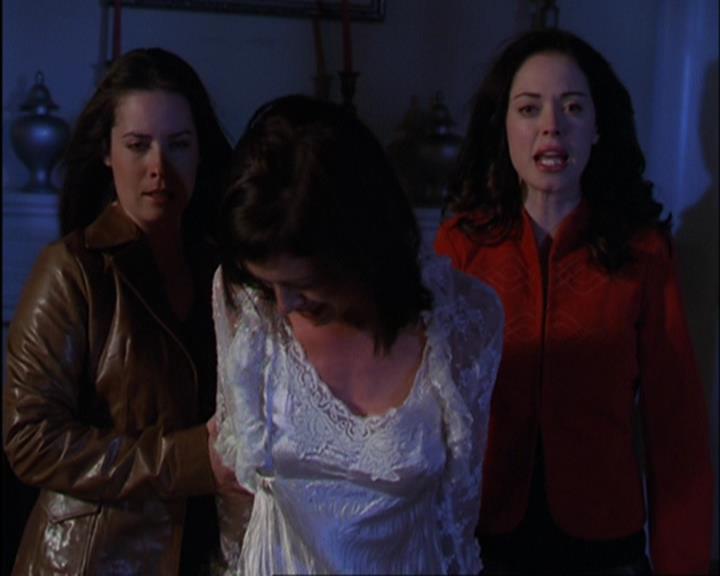 Charmed-Online-dot-420LongLiveTheQueen2189.jpg