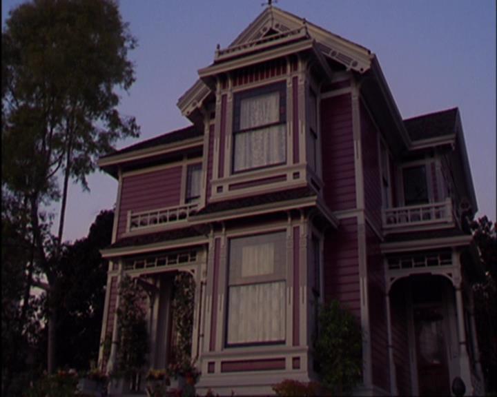 Charmed-Online-dot-420LongLiveTheQueen2228.jpg