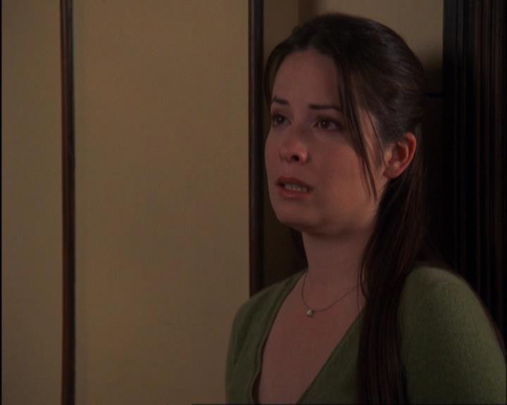 Charmed-Online-dot-420LongLiveTheQueen2250.jpg