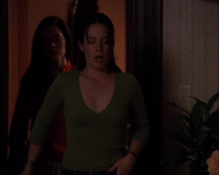 Charmed-Online-dot-420LongLiveTheQueen2306.jpg