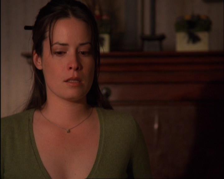 Charmed-Online-dot-420LongLiveTheQueen2315.jpg