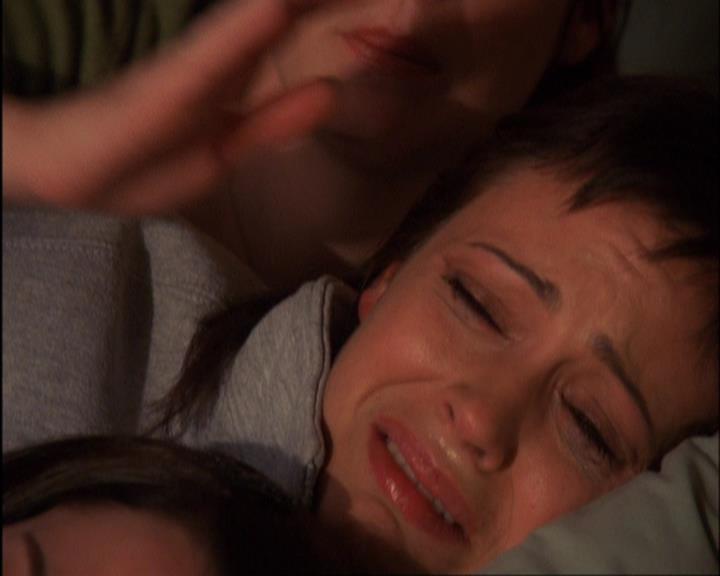 Charmed-Online-dot-420LongLiveTheQueen2340.jpg