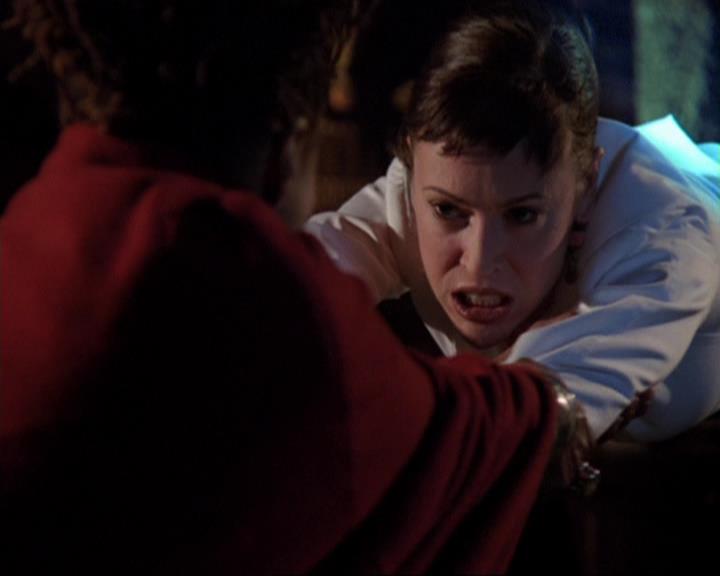 Charmed-Online-dot-421WombRaider0868.jpg
