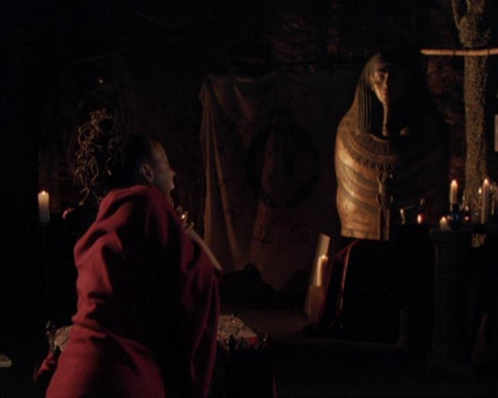 Charmed-Online-dot-421WombRaider0876.jpg