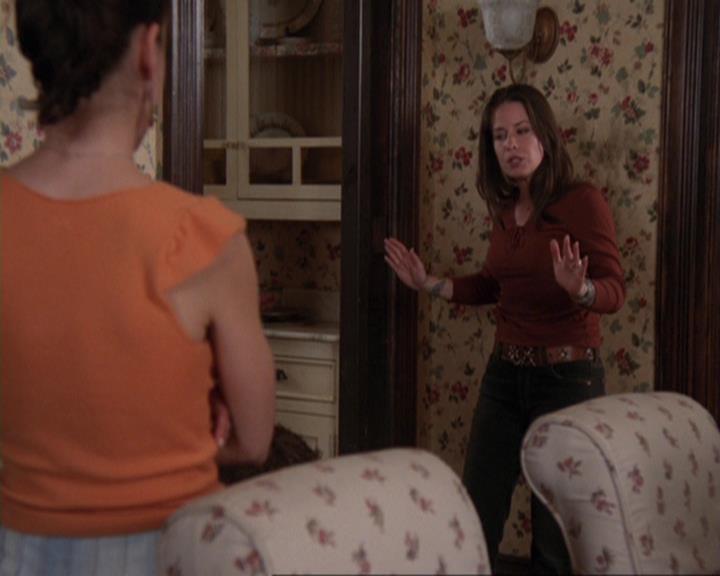 Charmed-Online-dot-421WombRaider0990.jpg