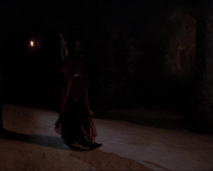 Charmed-Online-dot-421WombRaider1054.jpg