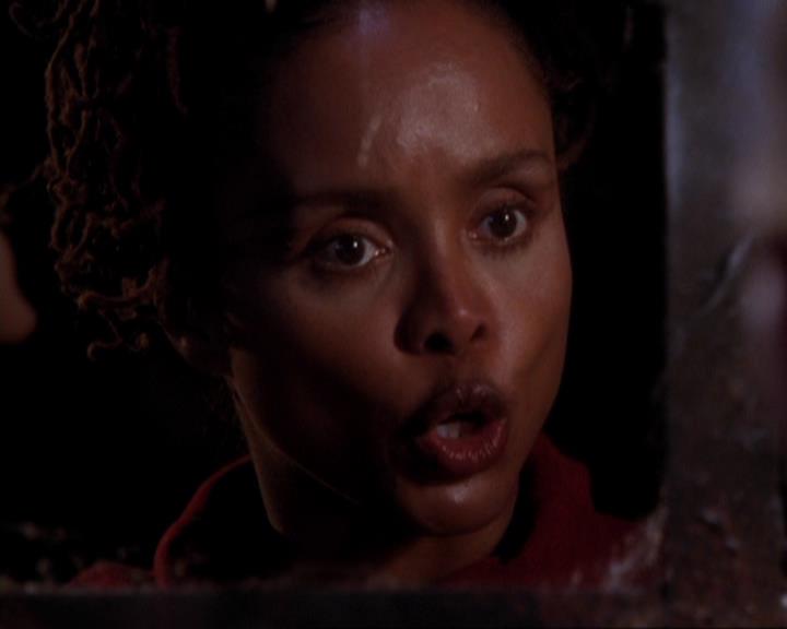 Charmed-Online-dot-421WombRaider1114.jpg