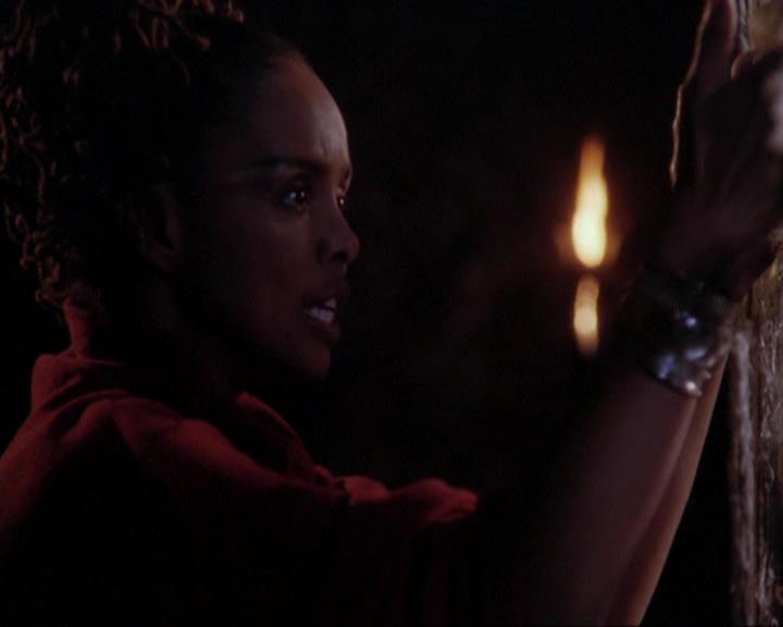 Charmed-Online-dot-421WombRaider1122.jpg
