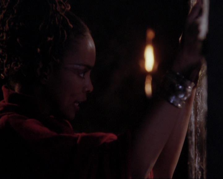 Charmed-Online-dot-421WombRaider1125.jpg
