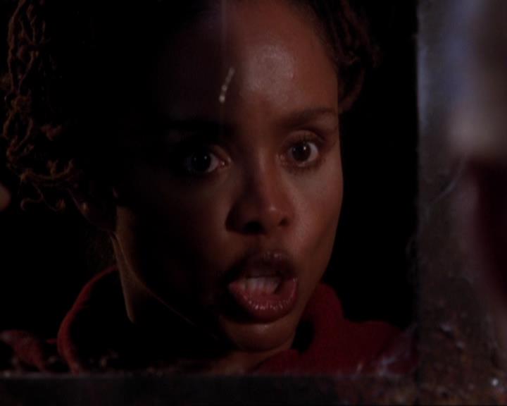Charmed-Online-dot-421WombRaider1136.jpg