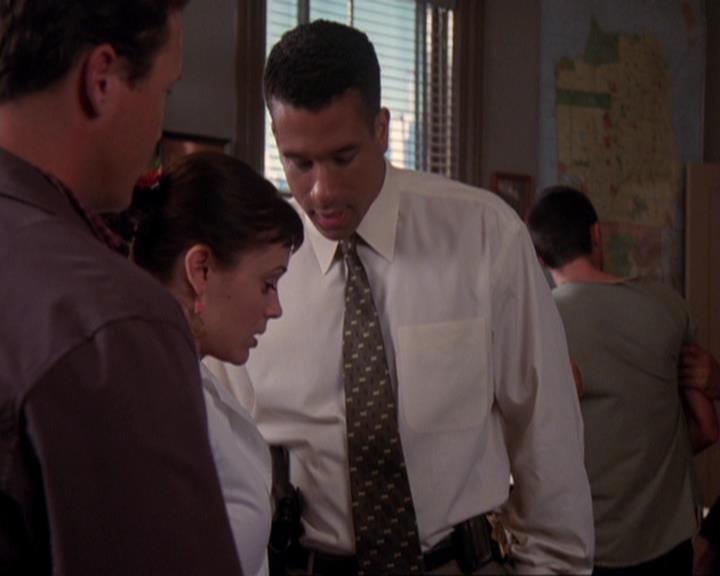 Charmed-Online-dot-421WombRaider1165.jpg Charmed-Online-dot-421WombRaider1165.jpg