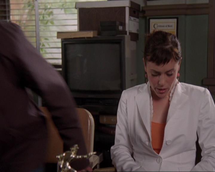 Charmed-Online-dot-421WombRaider1226.jpg