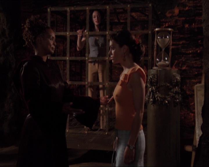 Charmed-Online-dot-421WombRaider1731.jpg