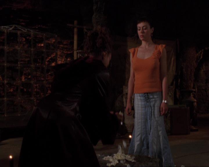 Charmed-Online-dot-421WombRaider1743.jpg Charmed-Online-dot-421WombRaider1743.jpg