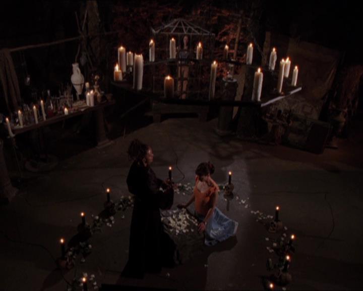 Charmed-Online-dot-421WombRaider1760.jpg