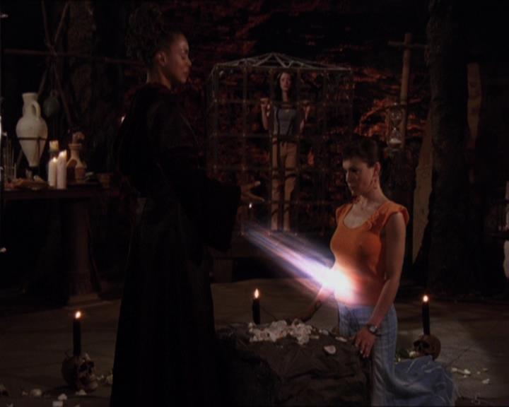 Charmed-Online-dot-421WombRaider1770.jpg