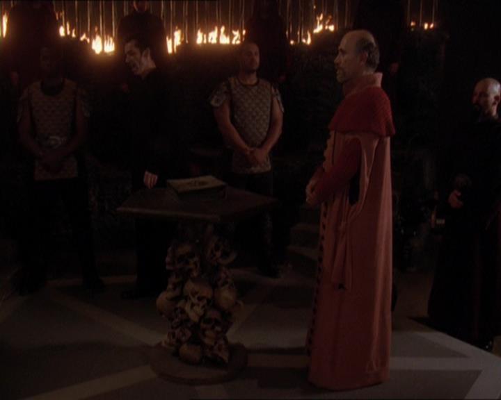 Charmed-Online-dot-421WombRaider1810.jpg Charmed-Online-dot-421WombRaider1810.jpg