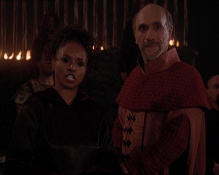 Charmed-Online-dot-421WombRaider1873.jpg