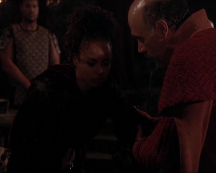 Charmed-Online-dot-421WombRaider1910.jpg Charmed-Online-dot-421WombRaider1910.jpg