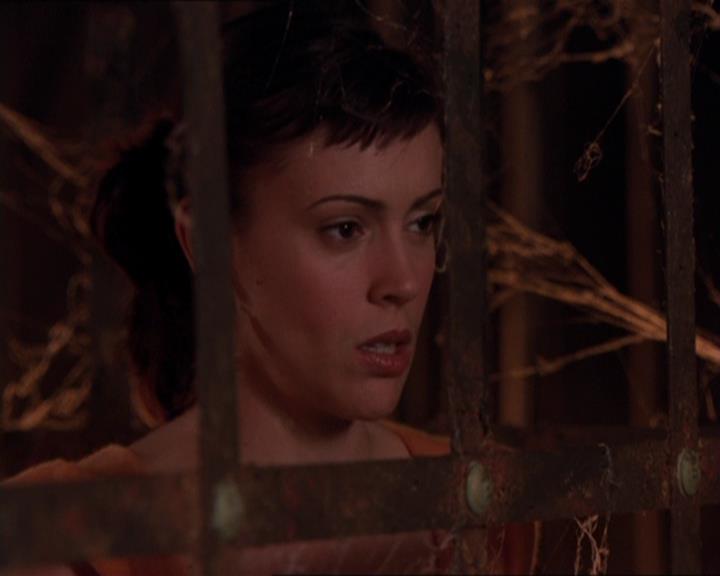 Charmed-Online-dot-421WombRaider1950.jpg