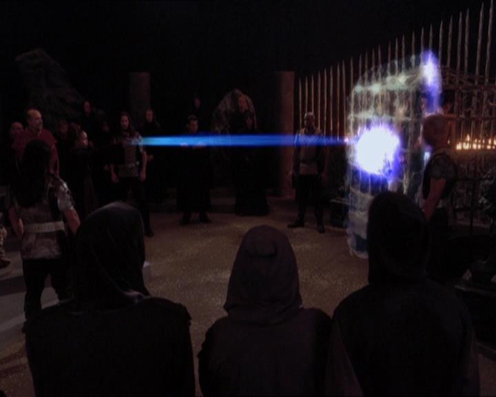 Charmed-Online-dot-421WombRaider2109.jpg