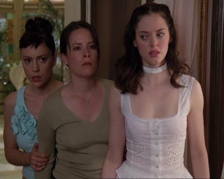 Charmed-Online-dot-422WitchWayNow0247.jpg Charmed-Online-dot-422WitchWayNow0247.jpg