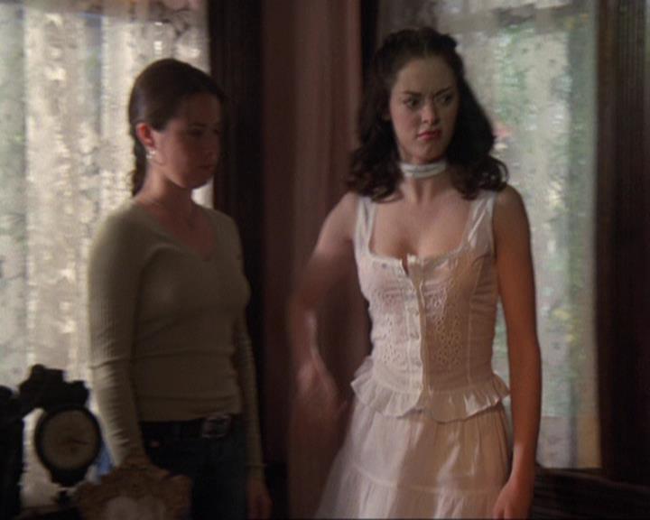 Charmed-Online-dot-422WitchWayNow0710.jpg