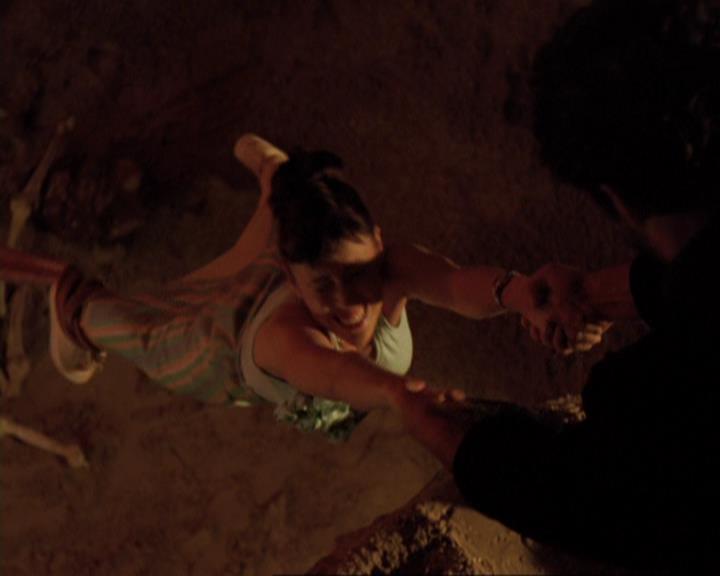 Charmed-Online-dot-422WitchWayNow0949.jpg