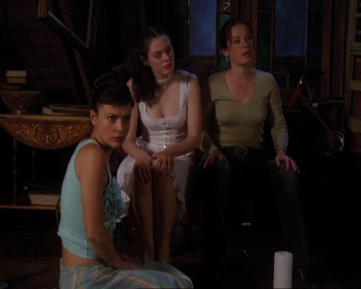 Charmed-Online-dot-422WitchWayNow1915.jpg