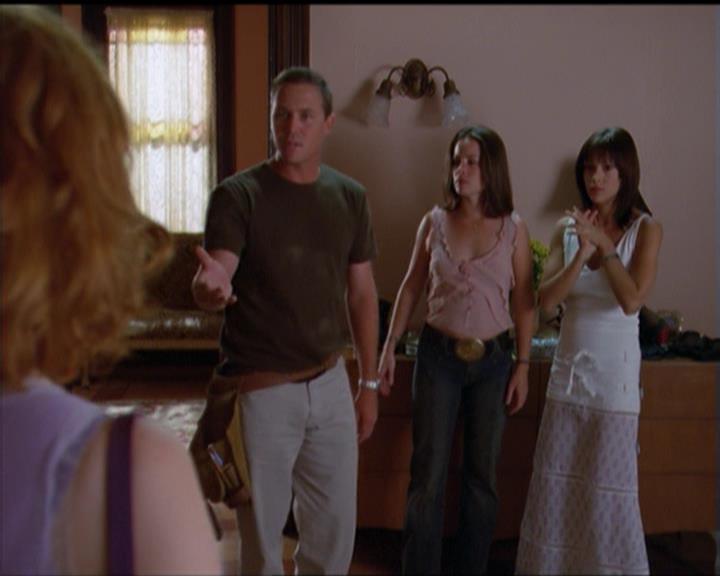 Charmed-Online_dot_net-5x01-2AWitchTail0113.jpg