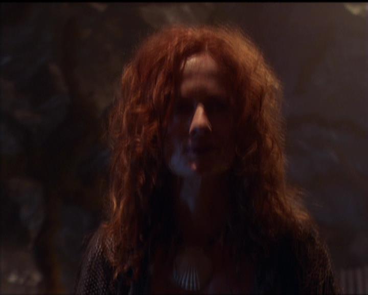 Charmed-Online_dot_net-5x01-2AWitchTail0145.jpg