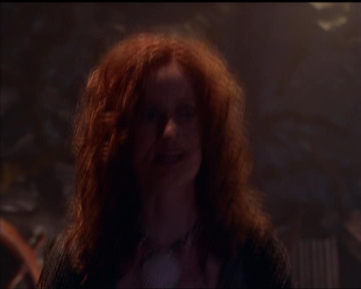 Charmed-Online_dot_net-5x01-2AWitchTail0146.jpg