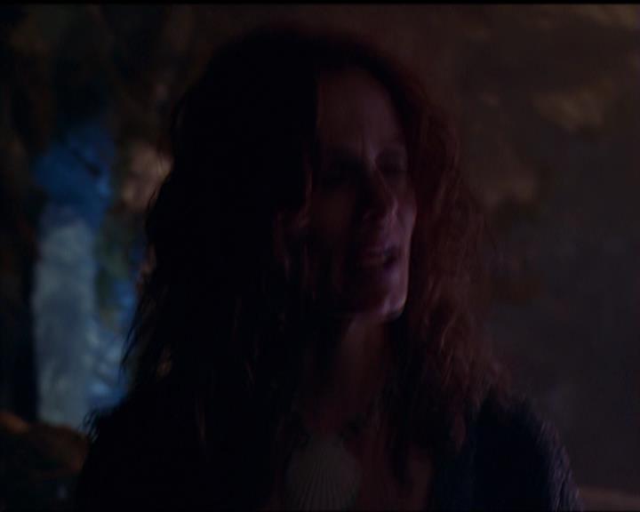 Charmed-Online_dot_net-5x01-2AWitchTail0148.jpg