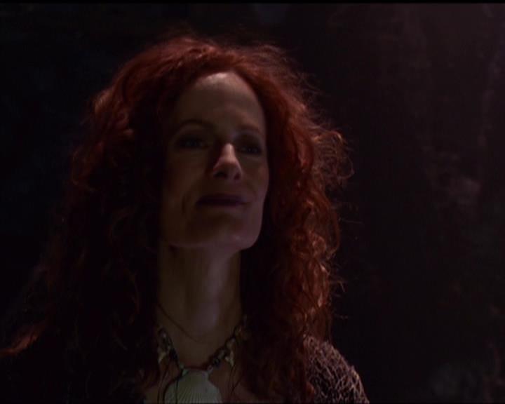 Charmed-Online_dot_net-5x01-2AWitchTail0155.jpg