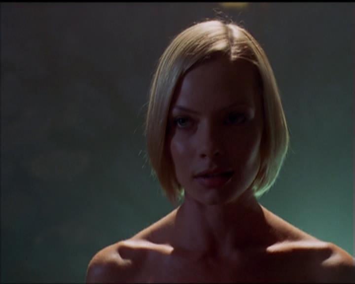 Charmed-Online_dot_net-5x01-2AWitchTail0157.jpg