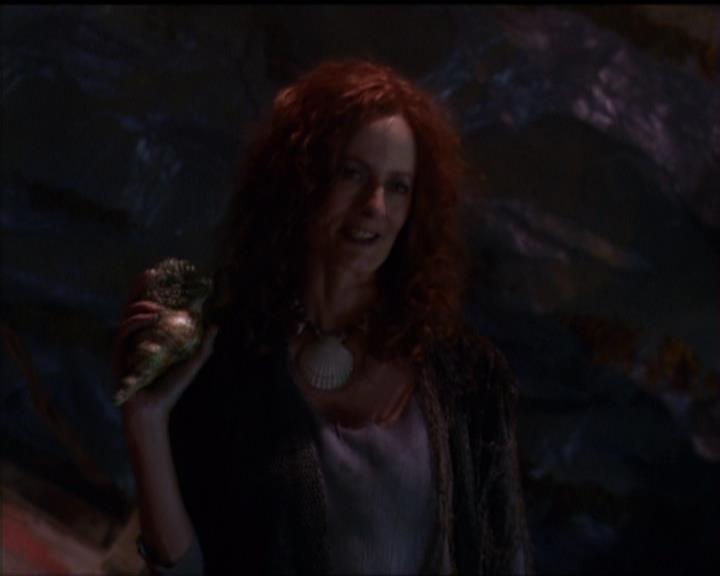 Charmed-Online_dot_net-5x01-2AWitchTail0171.jpg