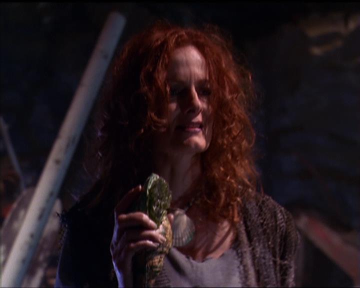 Charmed-Online_dot_net-5x01-2AWitchTail0179.jpg